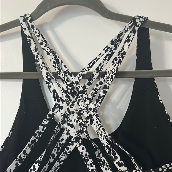 lululemon athletica Black and White Patterned Sports Bra - Picture 4 of 7